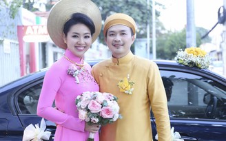 Lê Khánh - Tuấn Khải rạng ngời hạnh phúc trong lễ cưới ở Tiền Giang