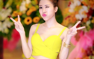 Trang Pháp đắt show sau khi... xóa nốt ruồi 'tướng số'