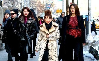 Quỳnh Paris mời Mâu Thanh Thủy sang Mỹ ghi hình New York Fashion Week