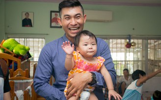 Nguyễn Hồng Ân chọn mái ấm dành cho trẻ HIV ra album