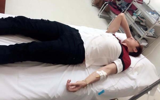 Ca sĩ Hồ Việt Trung nhập viện vì kiệt sức