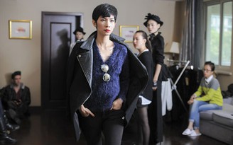 Xuân Lan xa con gái để ‘tấn công’ Shanghai Fashion Week