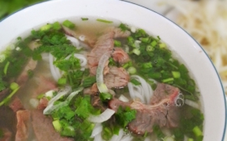 Phở Minh: Khoảng lặng giữa Sài Gòn Phở Minh: Khoảng lặng giữa Sài Gòn