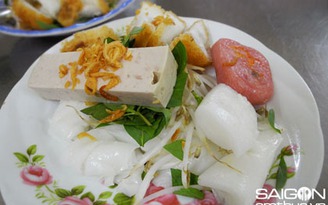 Bánh cuốn ngon trong Chợ Lớn