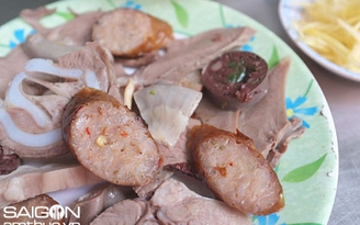 Cháo lòng ngon trong hẻm nhỏ