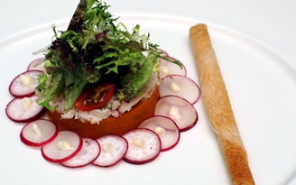 Làm salad bí đỏ cho ngày hè thêm mát