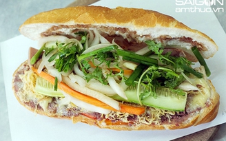 Bánh mì ngon và đông nhất Sài Gòn