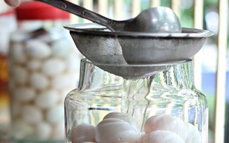 Tự làm trứng muối thật đơn giản!