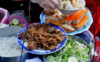 No nê với muôn vàn món ngon trong chợ Cồn