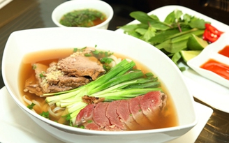 Nấu phở cùng Iron Chef