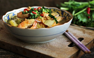 Đậm đà canh tôm nấu chua kiểu Nam Bộ