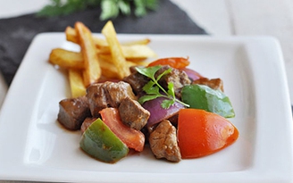Bí quyết làm món bò lúc lắc ngon, mềm, ngọt thịt đơn giản nhất Bí quyết làm món bò lúc lắc ngon, mềm, ngọt thịt đơn giản nhất