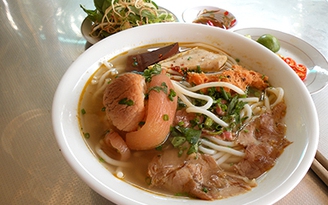 Làn sóng bún bò ở Sài Gòn