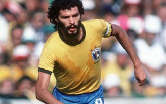 Huyền thoại bóng đá Brazil Socrates qua đời