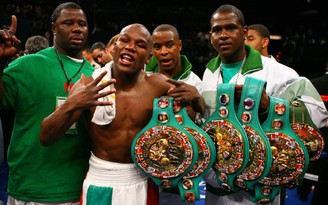 Võ sĩ Floyd Mayweather Jr. được hoãn... đi tù