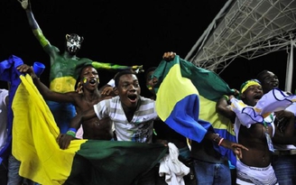 Gabon và Tunisia vào tứ kết sớm 1 vòng đấu