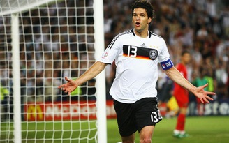 Michael Ballack giã từ sân cỏ