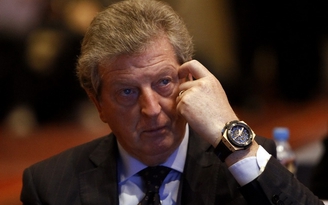 HLV Hodgson xin lỗi Rio Ferdinand vì nói "hớ"