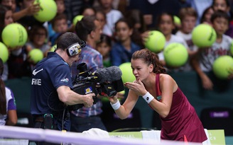 Radwanska thăng hoa, Sharapova và Serena Williams thắng dễ