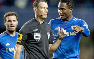 Trọng tài Clattenburg thoát tội