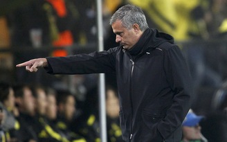HLV Mourinho e ngại Dortmund