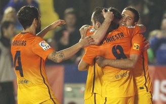 Iniesta tỏa sáng trong chiến thắng của Barcelona