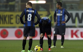 Inter Milan sa sút, Napoli áp sát Juventus