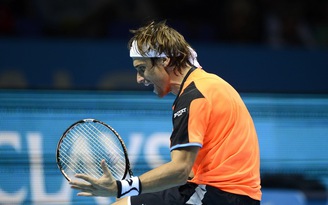 Ferrer thăng hoa, Federer phá kỷ lục