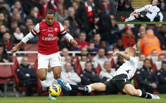 Rooney và Walcott thi nhau chấn thương