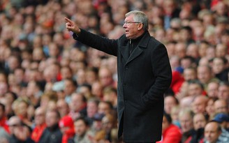 Sir Alex lo lắng về hàng thủ M.U