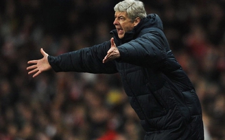 HLV Wenger xin quà Ông già Noel