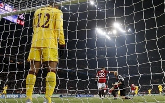 Arsenal thảm bại trên sân San Siro