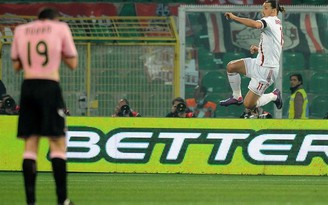 Ibrahimovic giúp Milan giữ vững ngôi đầu