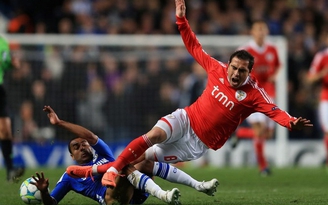 Chelsea giành vé vào bán kết đầy kịch tính