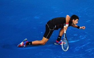 Suýt bị loại, Djokovic chỉ trích mặt sân Madrid Open 2012