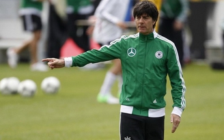 Bây giờ, đến lượt Joachim Loew run rẩy!