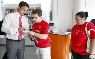 Gary Neville trở thành trợ lý HLV đội tuyển Anh
