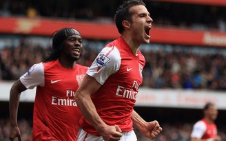 Arsenal đưa ra mức lương kỷ lục để giữ chân Van Persie