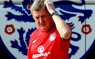 Roy Hodgson không gọi Scholes và Carrick vì tự ái