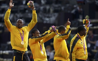 Usain Bolt và đồng đội phá kỷ lục thế giới nội dung 4x100m