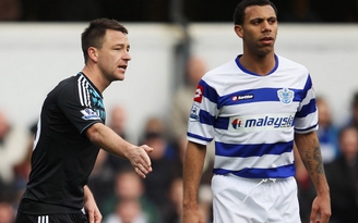 Anh em nhà Ferdinand từ chối bắt tay với Ashley Cole