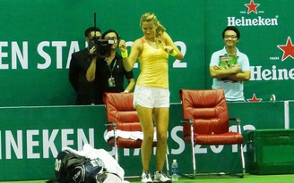 Azarenka "nhảy múa" tại giải Heineken Stars 2012