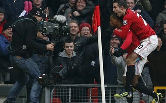 Van Persie lại lập công, M.U hạ Liverpool tại Old Trafford