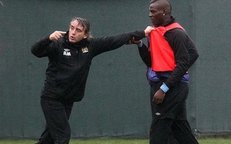 HLV Mancini: Không có xô xát, chắc chắn là không!
