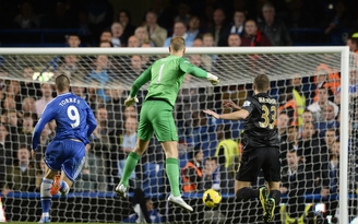 Joe Hart mắc lỗi nặng, Chelsea thắng Man City 2-1