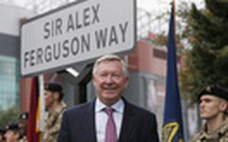 Đường đến sân Old Trafford mang tên Sir Alex