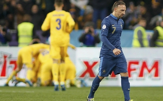 Ribery tắt tiếng, Pháp bị đóng băng ở Ukraine