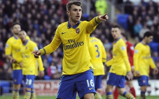 Có 'Rambo' Ramsey, ngôi đầu Arsenal vững như bàn thạch