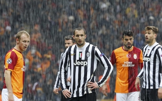 Trận Galatasaray và Juventus bị hoãn do bão tuyết