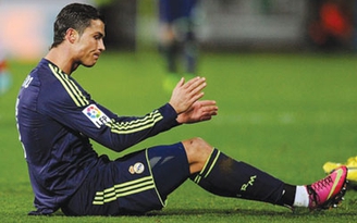 Ronaldo lần đầu... “đốt nhà”